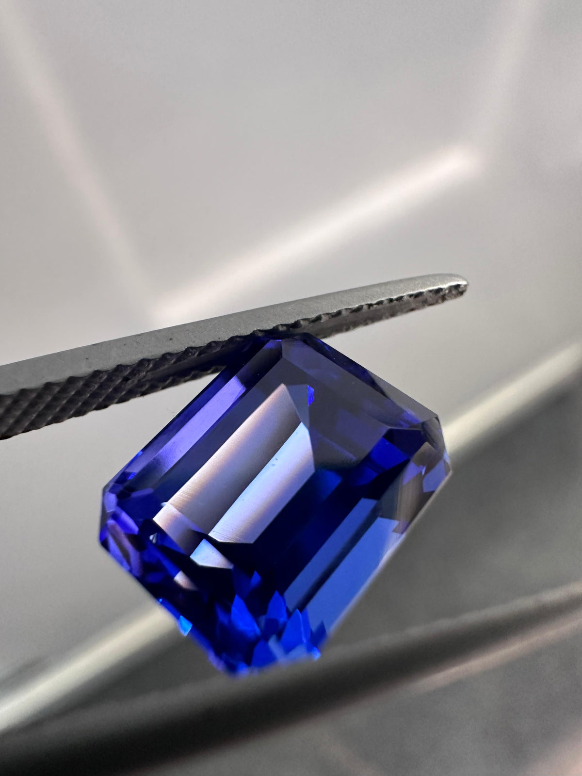 Royal Blue Elegant Tanzanite Blue Octagonal Brilliant Cut 6.09ct Loose Gemstone
