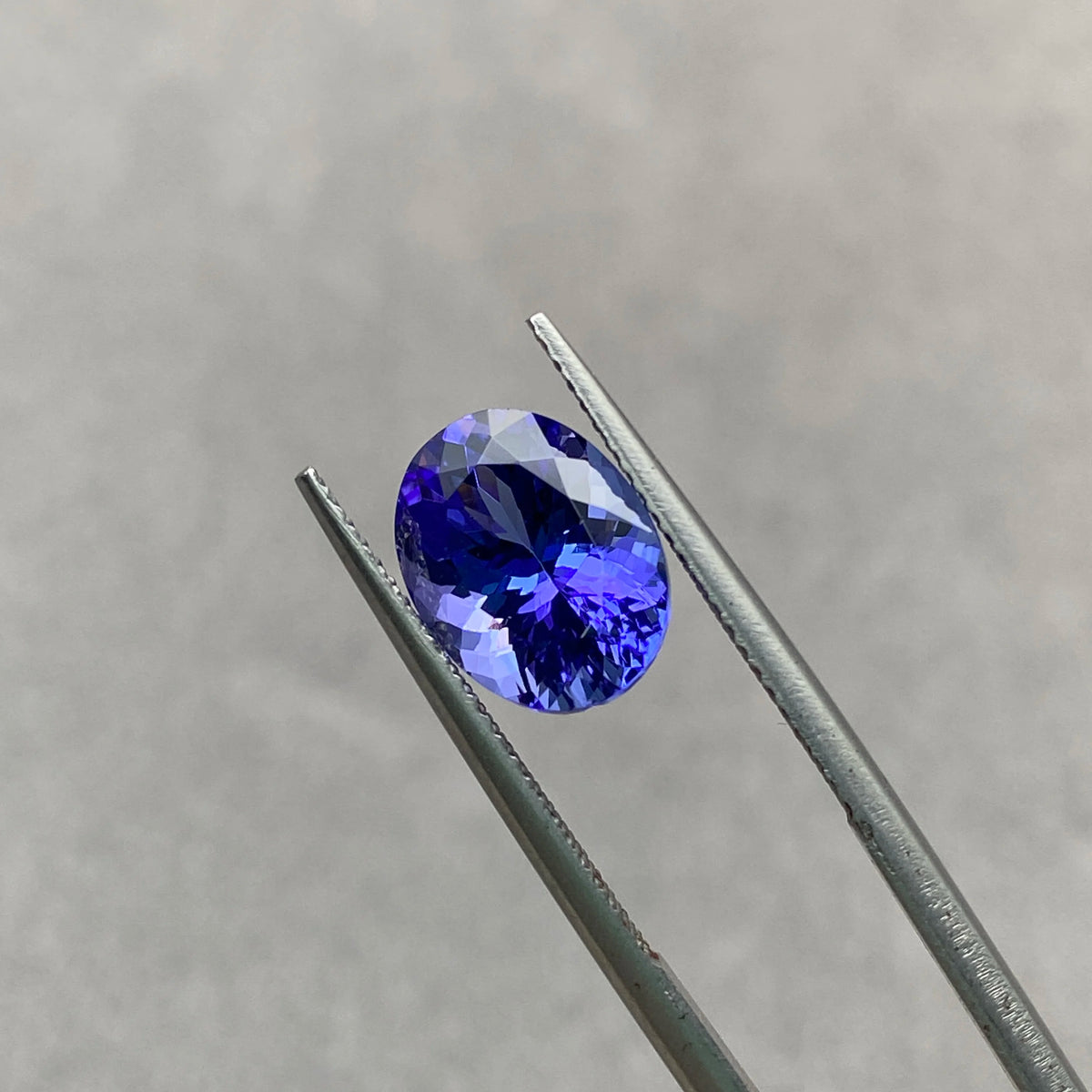 Natural Tanzanite Vivid Blue Oval Shape Brilliant Cut 4.415ct VVS Loose Gemstone Customize