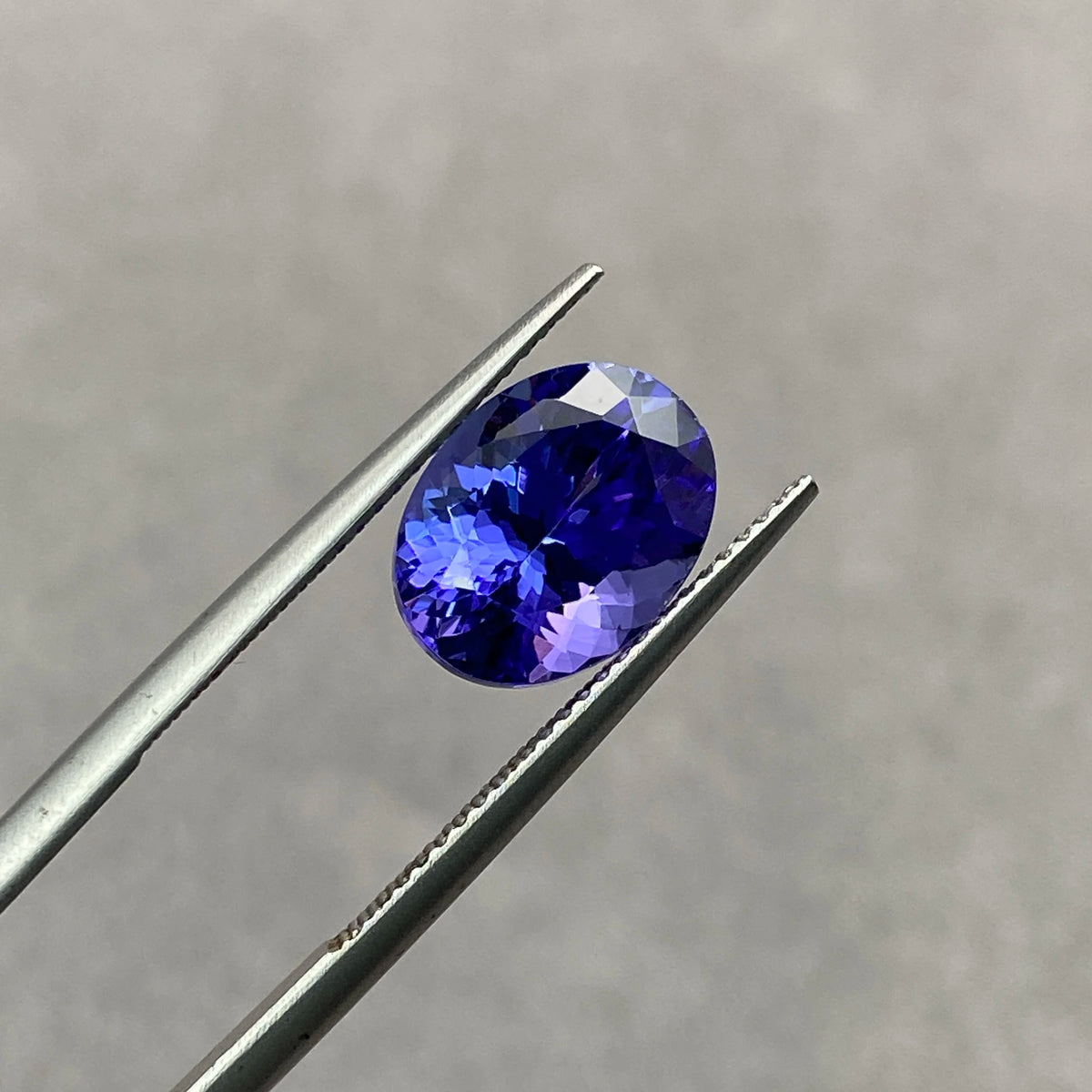 Natural Tanzanite Vivid Blue Oval Shape Brilliant Cut 4.415ct VVS Loose Gemstone Customize