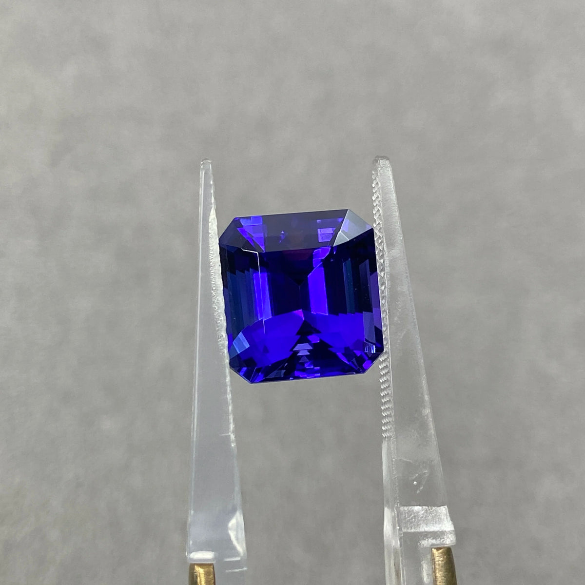 Vivid Blue Elegant Tanzanite Blue Octagonal Brilliant Cut 6.13ct   Loose Gemstone