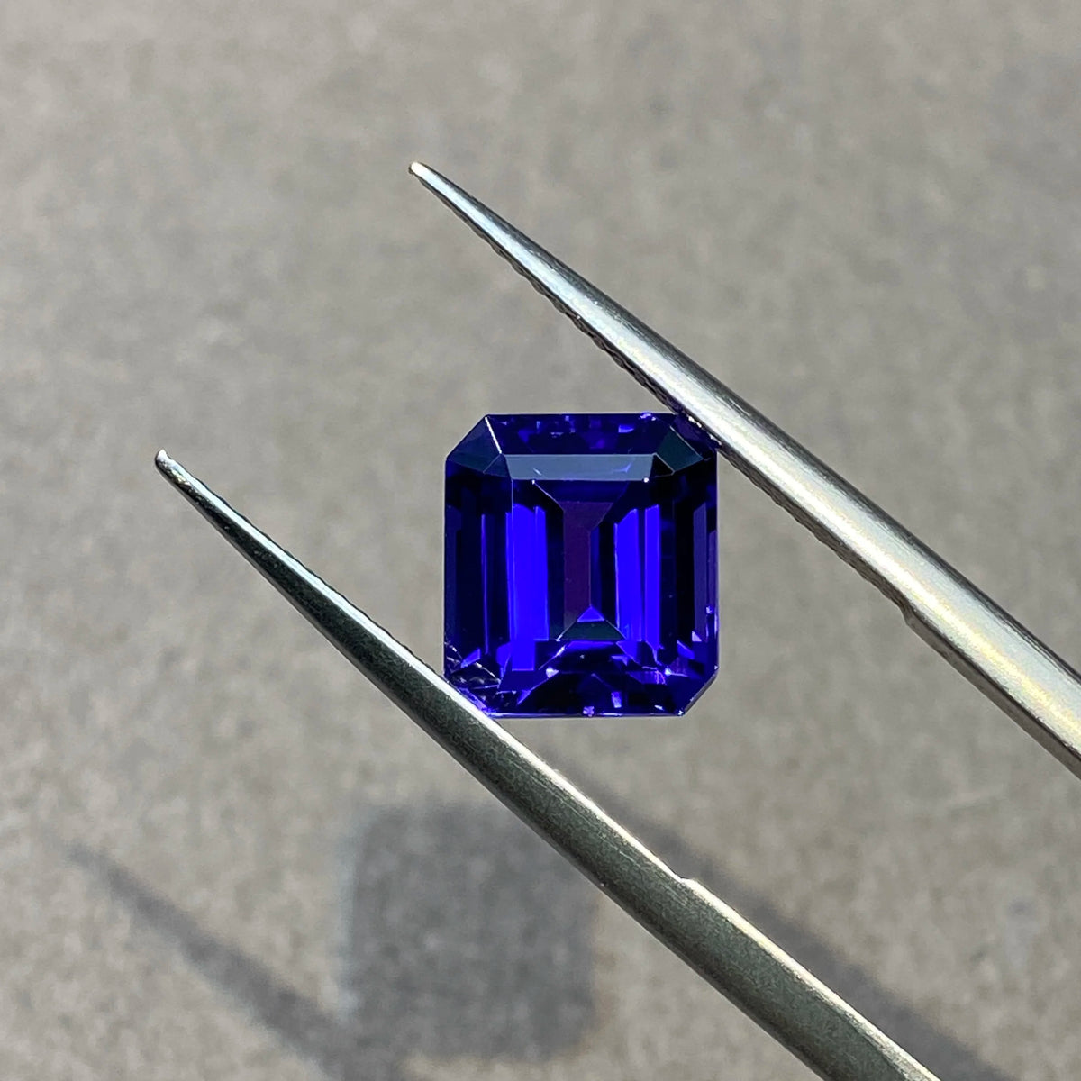 Vivid Blue Natural Tanzanite Small octagonal Cut 3.96ct VVS Loose Gemstone Customize